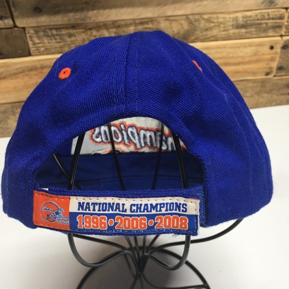 Gators 3 Time National Champs '96 '06 '08 Hoop/Latch Adjustable TOW - Picture 4 of 7